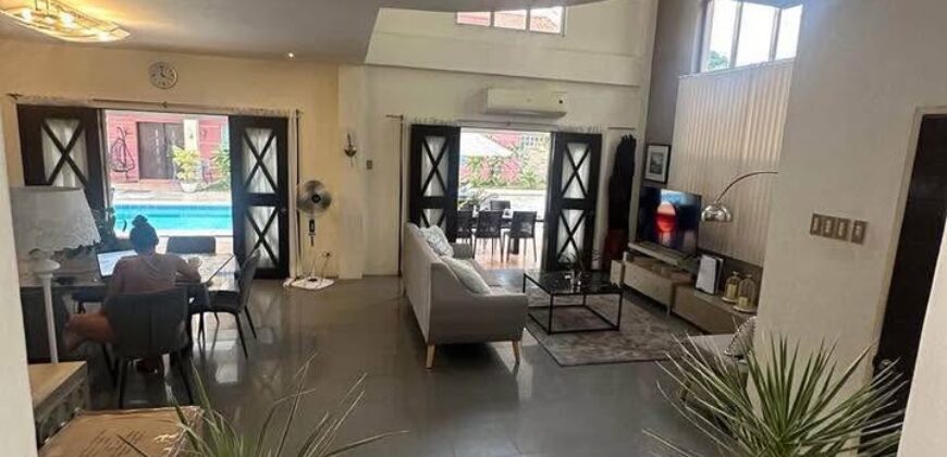 FOR SALE HOUSE WITH POOL