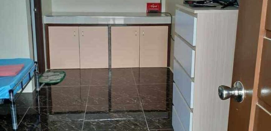 2-Storey Modern House for Sale with Balcony and 6 Door Apartment