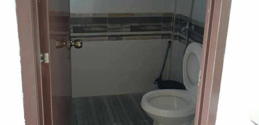 2-Storey Modern House for Sale with Balcony and 6 Door Apartment